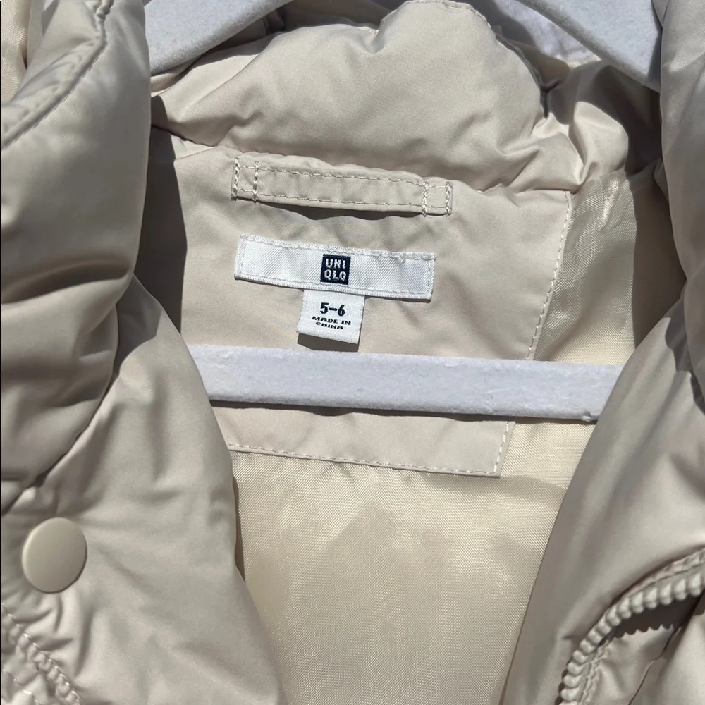 Uniqlo Kids Down Puffer Jacket - Picture 2 of 8